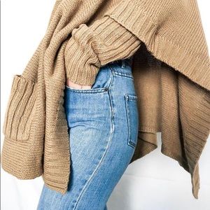 Vintage Poncho & mom jeans